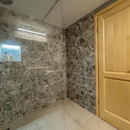 Rocky Heaven Apartment