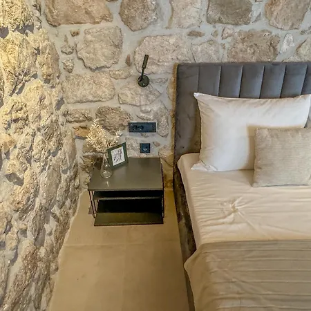 Rocky Heaven Apartment